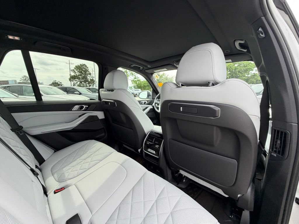Certified 2024 BMW X5 xDrive50e w/ Premium Package AWD/4WD image 28