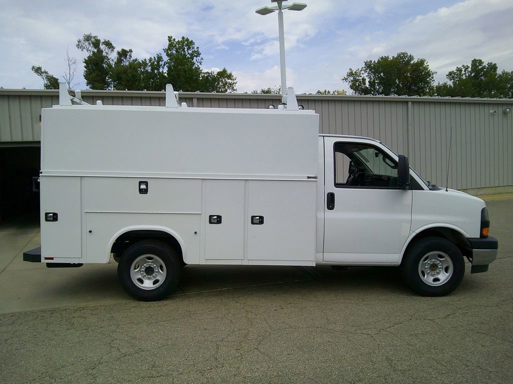 New 2025 GMC Savana 3500 w/ Power Convenience Package image 11