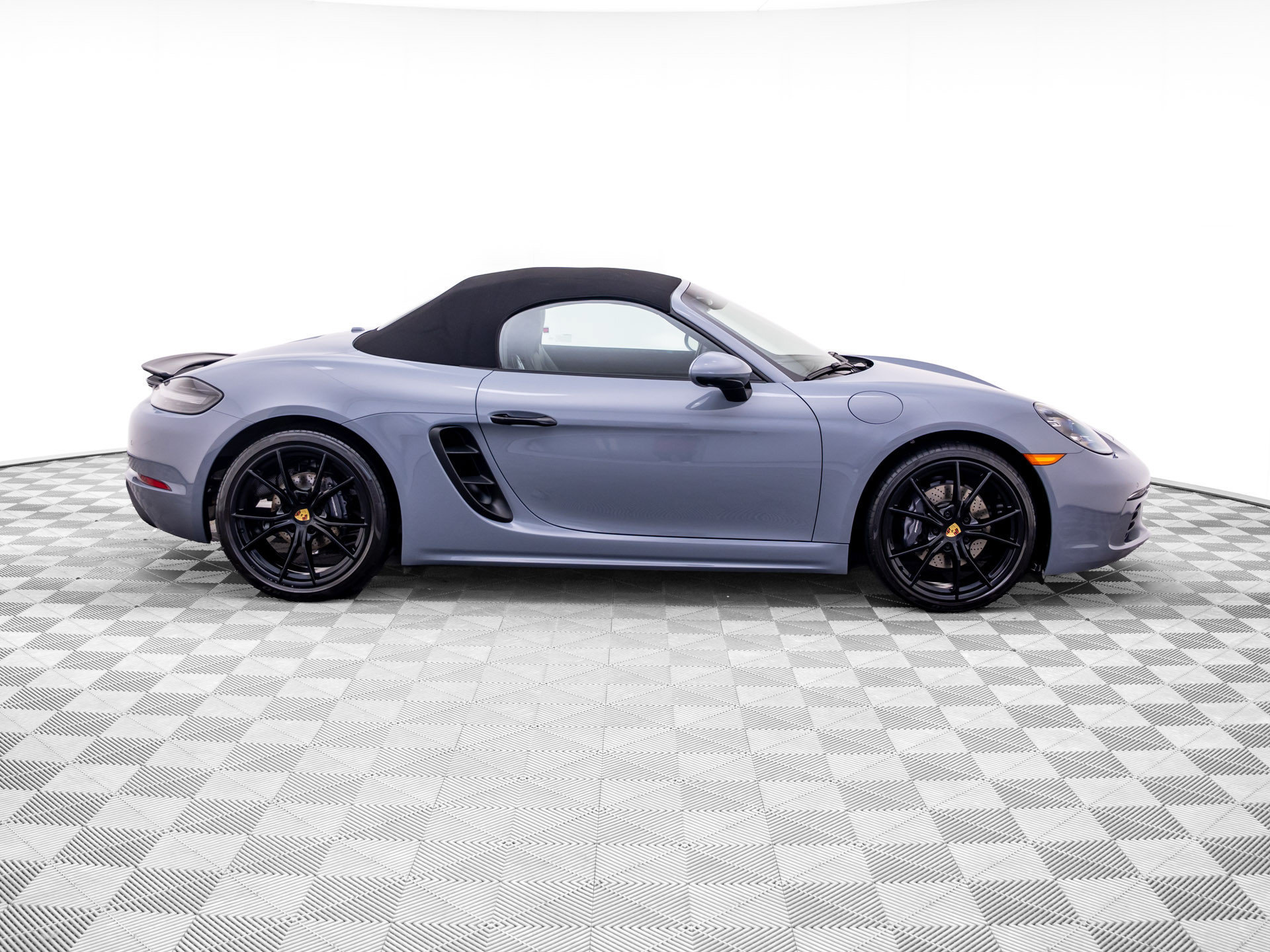 Certified 2024 Porsche 718 Boxster RWD image 7
