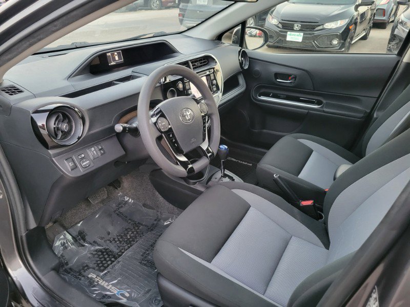 Used 2018 Toyota Prius C Two image 14