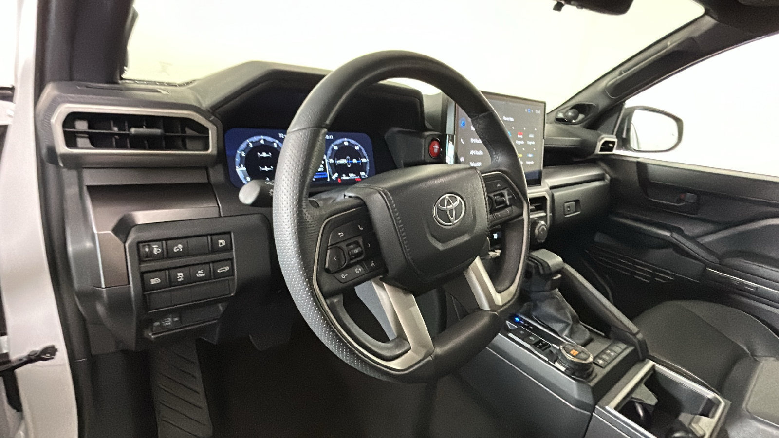Used 2025 Toyota 4Runner TRD Off-Road Premium w/ Tow Technology Package AWD/4WD image 17