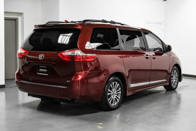 Used 2019 Toyota Sienna XLE Premium FWD image 10