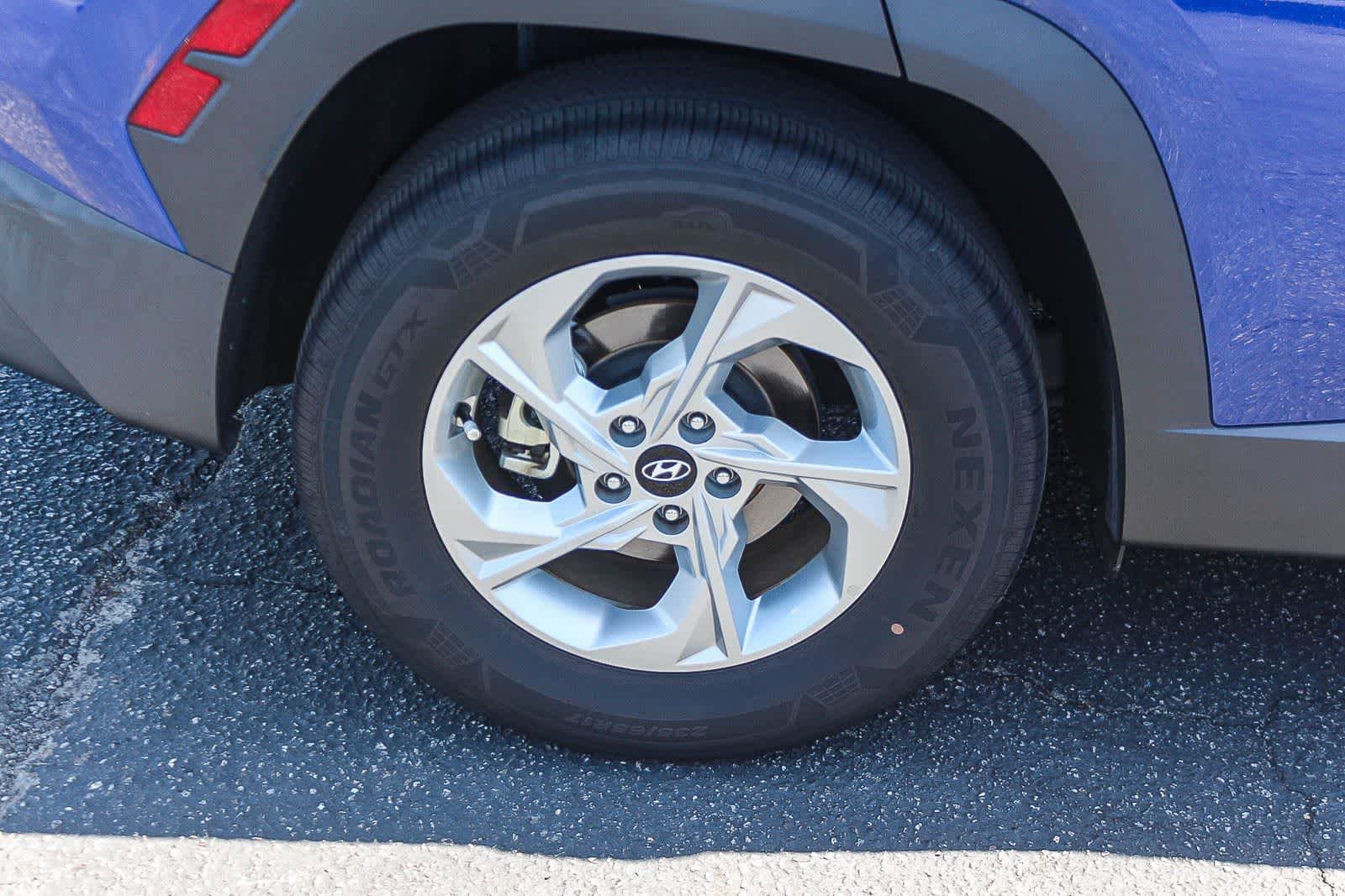 Used 2023 Hyundai Tucson SEL FWD image 9