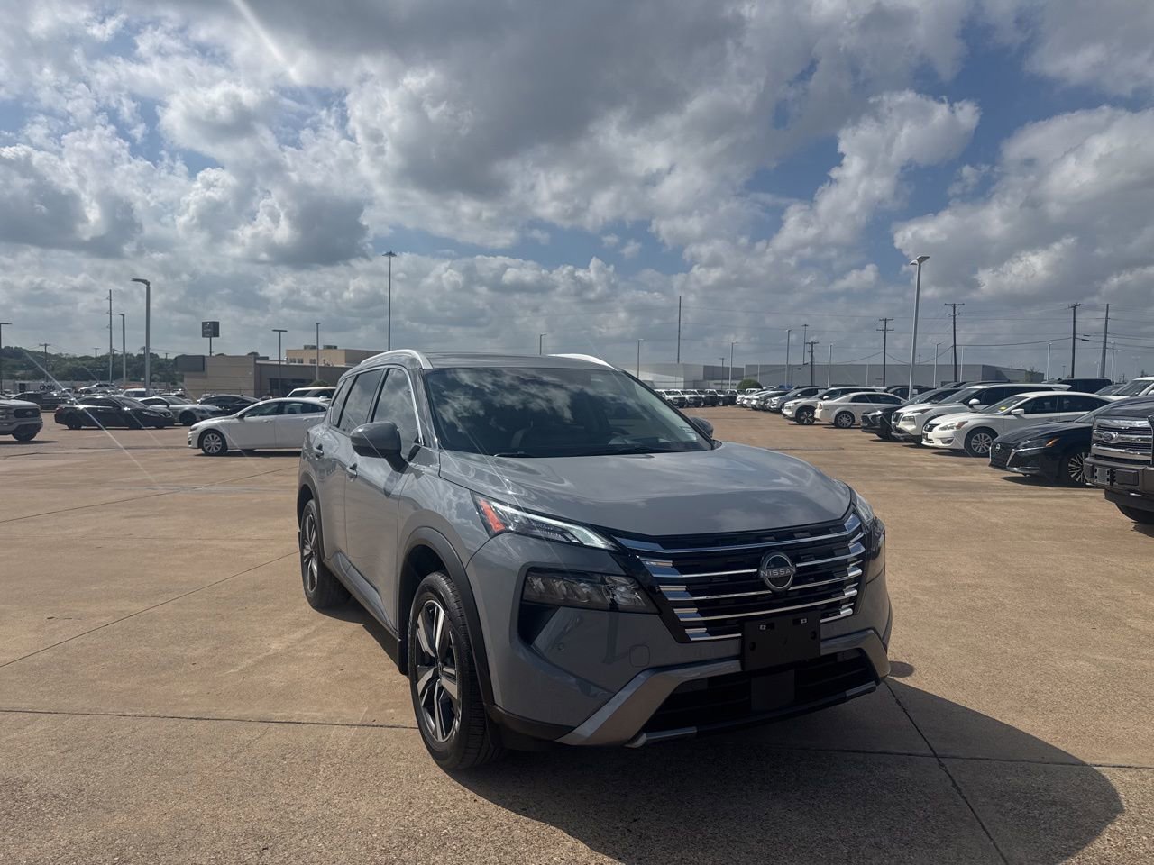 Certified 2025 Nissan Rogue SL w/ SL Premium Package image 1