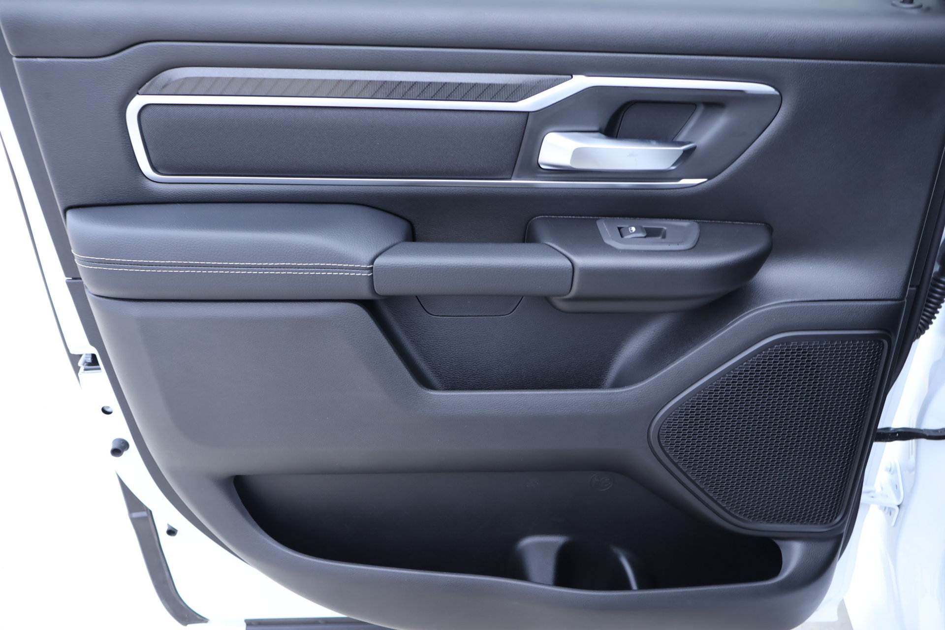 New 2027 RAM 1500 4x4 Crew Cab image 17