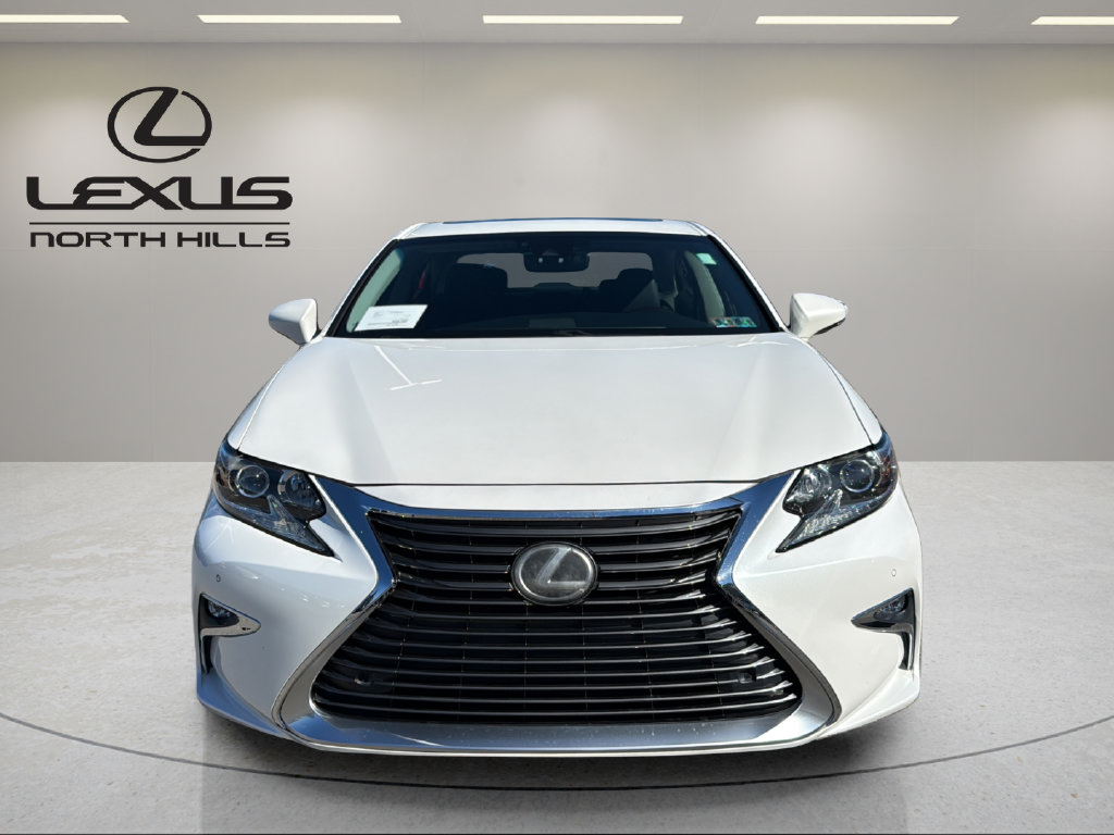 Used 2017 Lexus ES 350 w/ Premium Package FWD image 2