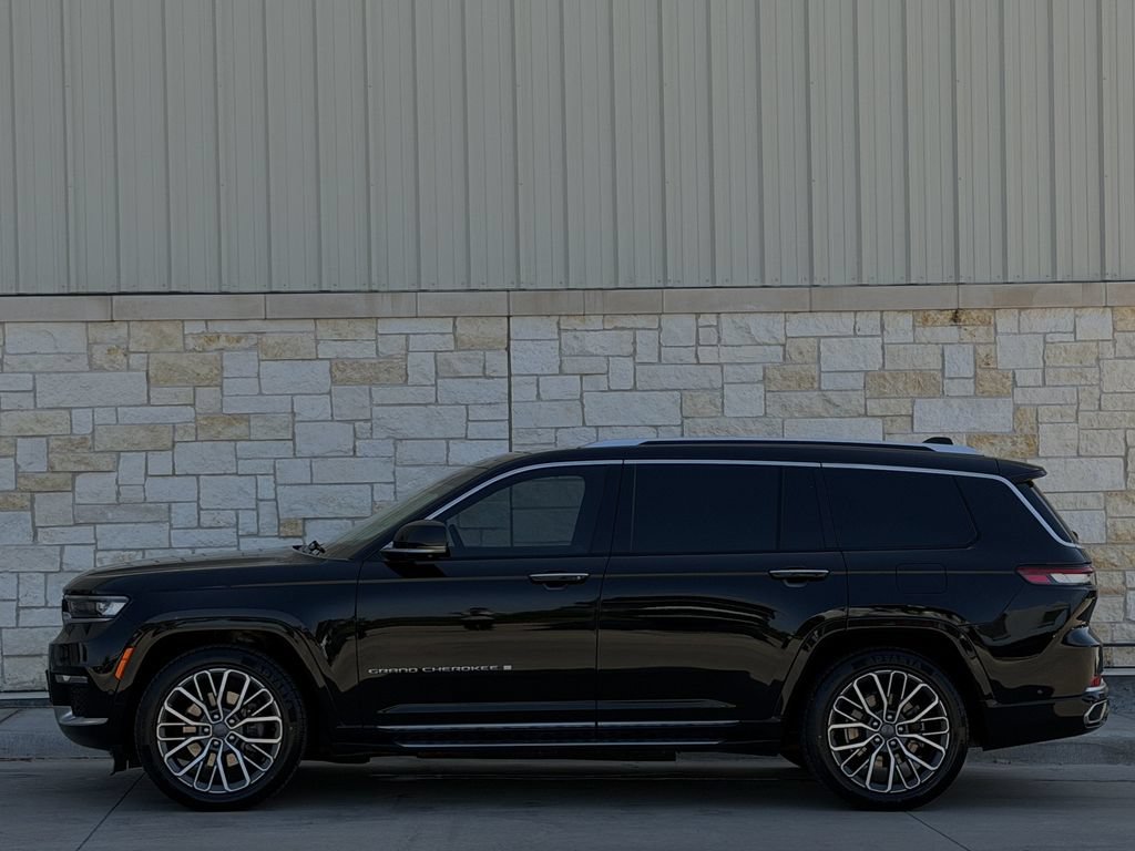 Used 2021 Jeep Grand Cherokee L Summit AWD/4WD image 3