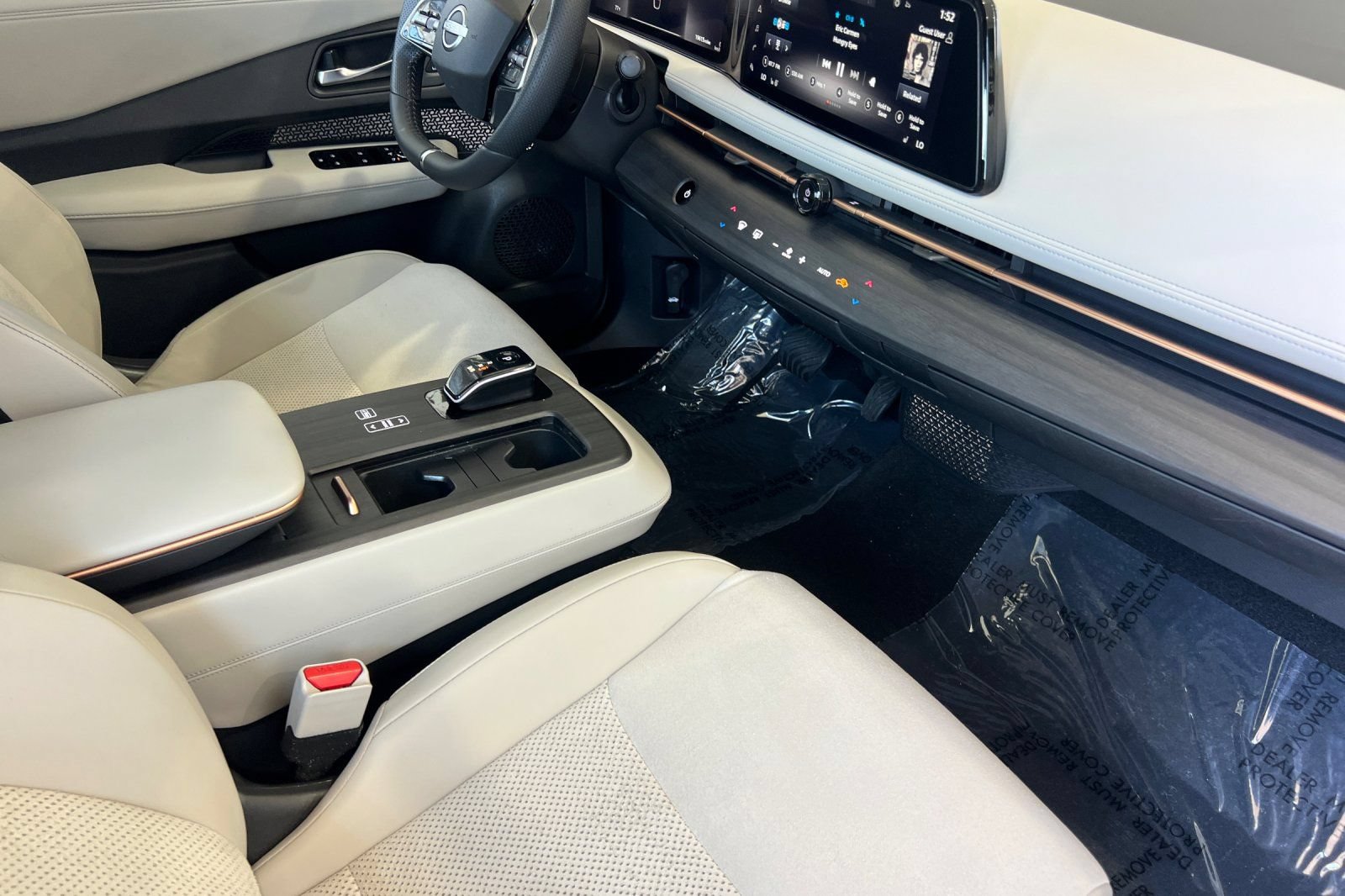 Certified 2023 Nissan Ariya FWD image 18