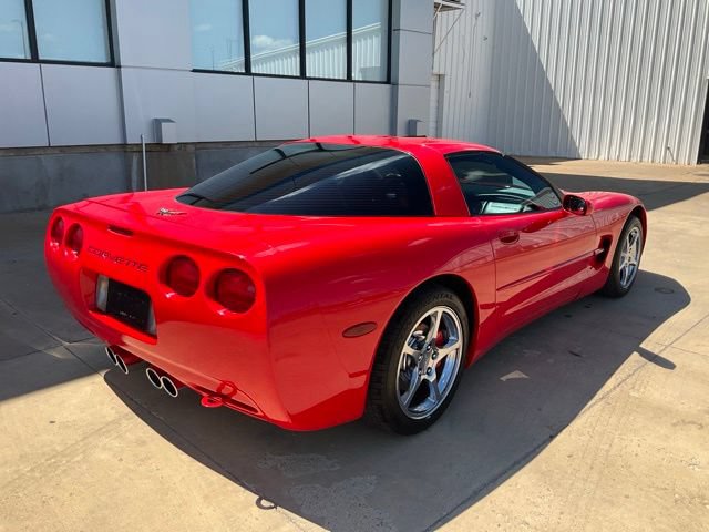 Used 2000 Chevrolet Corvette Coupe w/ Roof Pkg RWD image 27
