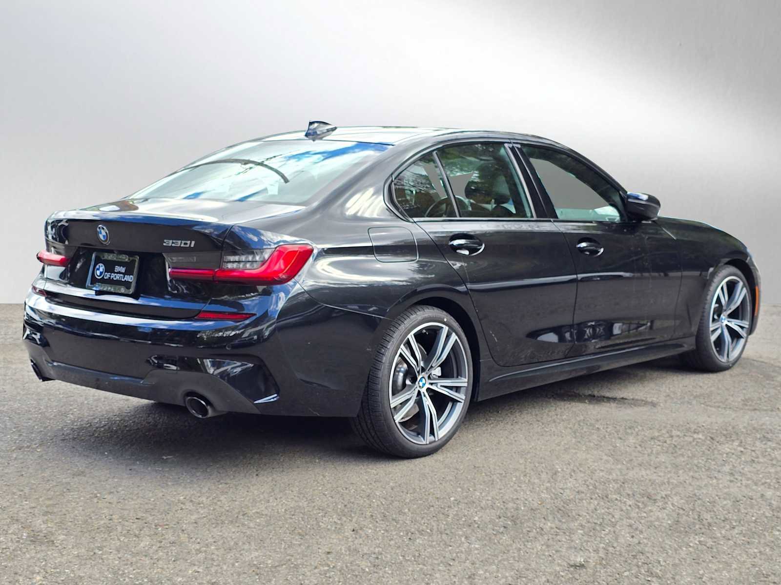 Used 2021 BMW 330i xDrive Sedan w/ M Sport Package image 3