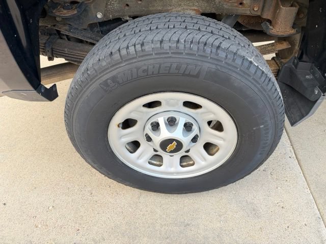 Used 2018 Chevrolet Silverado 3500 W/T AWD/4WD image 8
