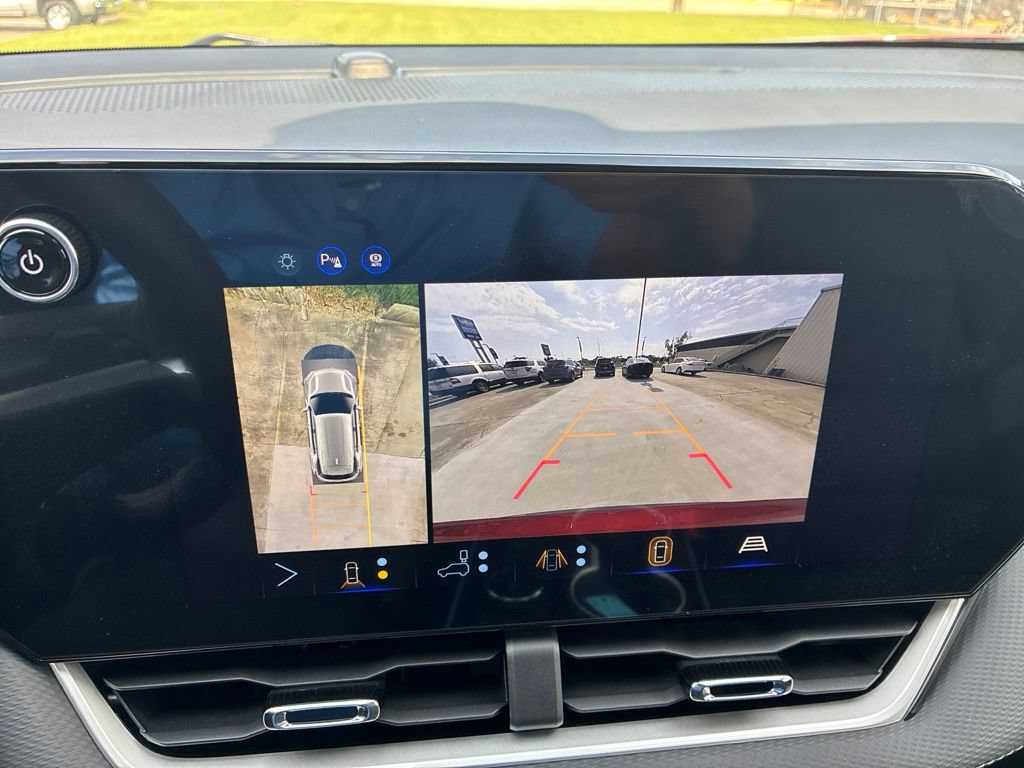 New 2027 Chevrolet Equinox LT w/ Convenience Package II FWD image 27