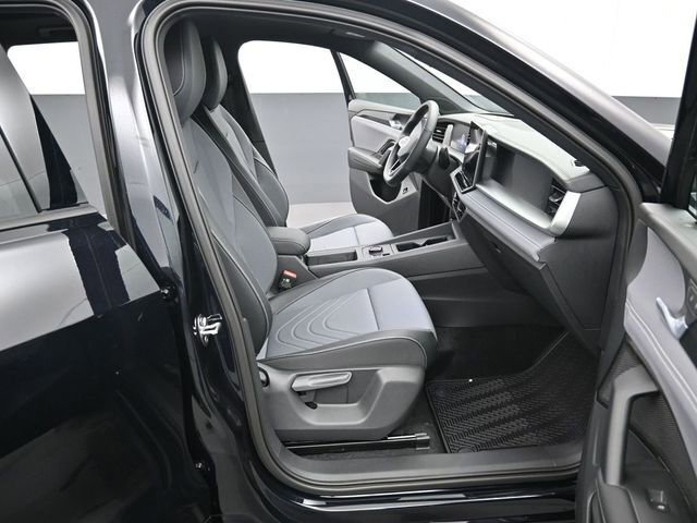 New 2026 Volkswagen Tiguan SE R-Line image 14