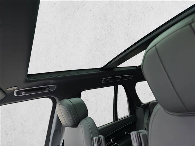 New 2025 Land Rover Range Rover SE image 29
