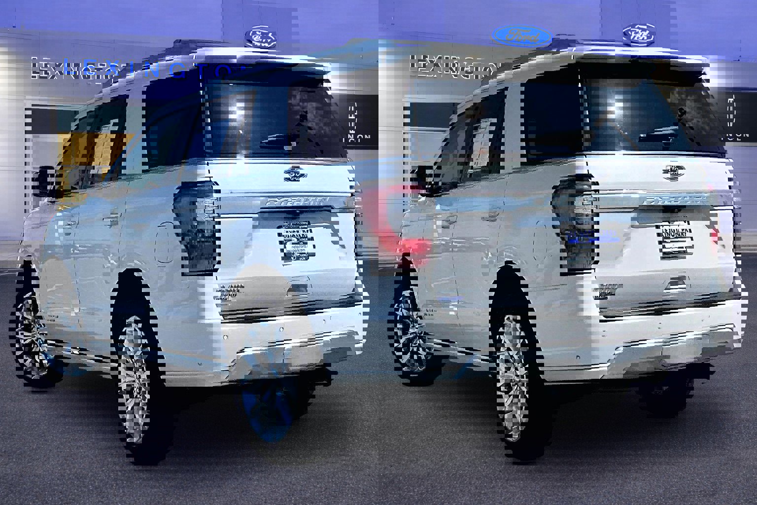 Used 2018 Ford Expedition Platinum image 4