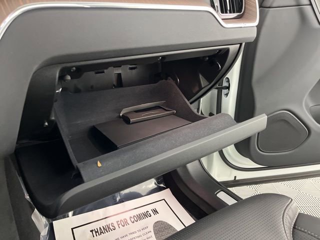 Used 2023 Volvo XC60 B5 Ultimate w/ Climate Package image 35