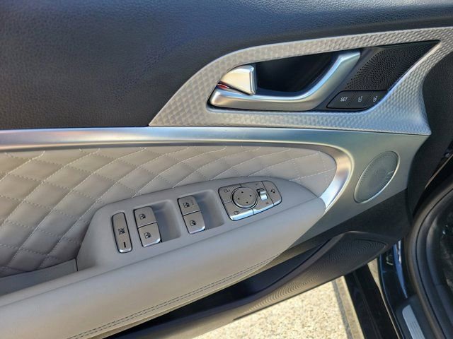 Used 2023 Genesis G70 3.3T w/ Sport Prestige Package image 23