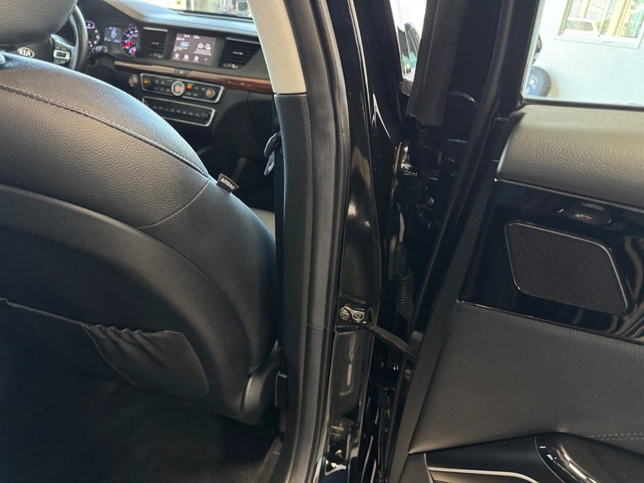 Used 2019 Kia Cadenza Premium FWD image 27