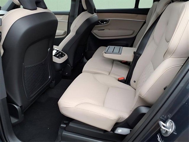 New 2026 Volvo XC90 B6 Plus w/ Protection Package Premier image 8