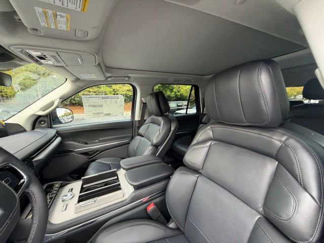 New 2025 Lincoln Navigator Reserve image 10