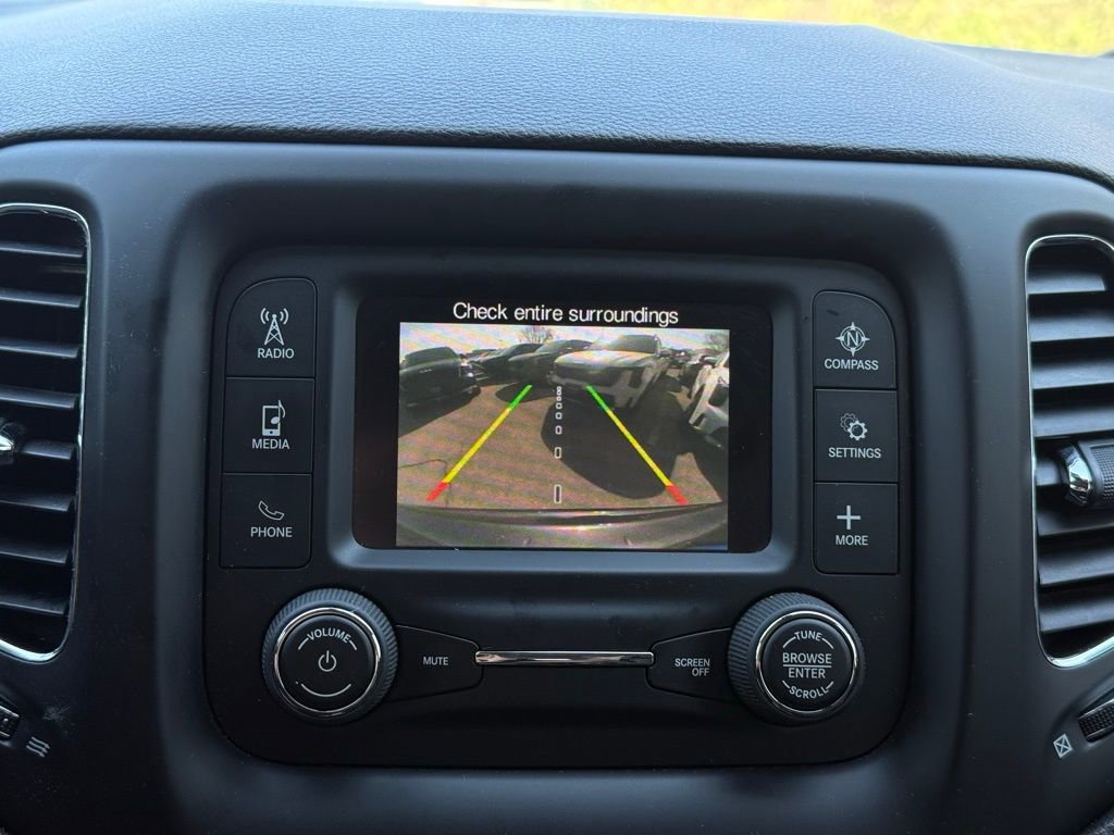 Used 2018 Jeep Compass Latitude w/ Cold Weather Group image 29