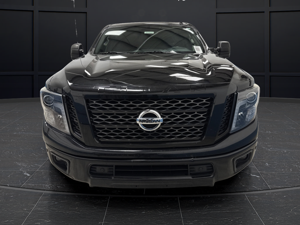 Used 2018 Nissan Titan SV w/ SV Convenience Package AWD/4WD image 11