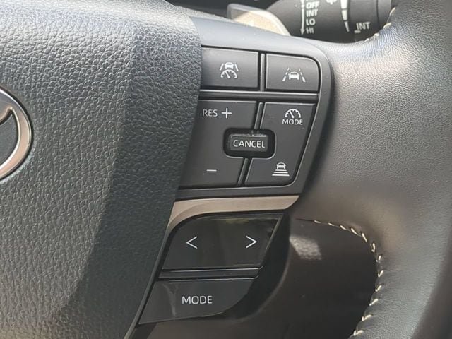 Used 2025 Toyota Camry SE FWD image 22