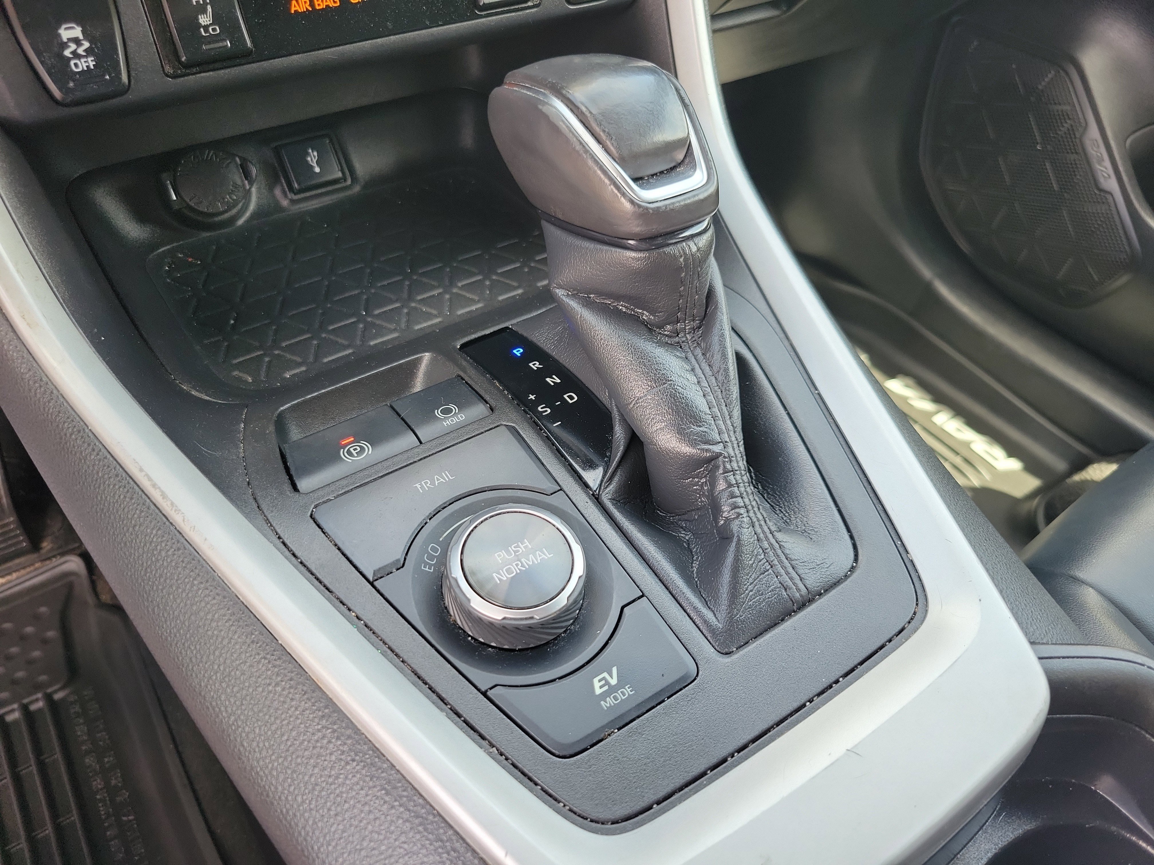 Used 2021 Toyota RAV4 XSE image 14