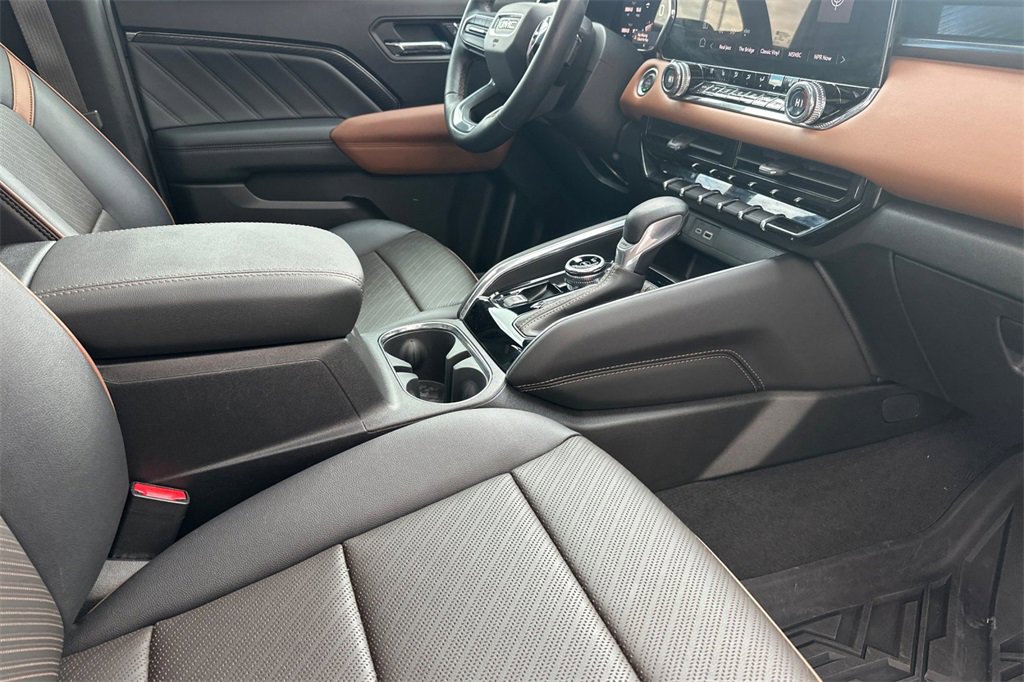 Used 2024 GMC Canyon AT4 w/ AT4 Premium Package image 16