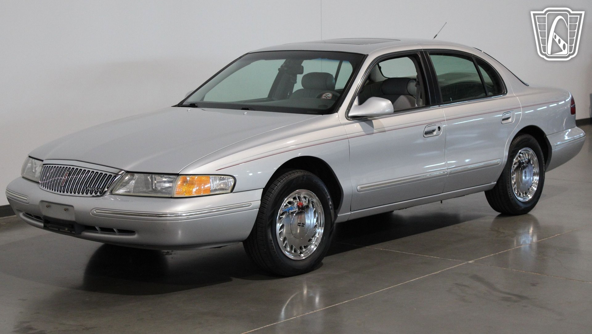 Used 1996 Lincoln Continental image 20
