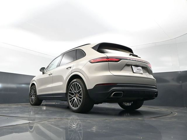 Used 2022 Porsche Cayenne Platinum Edition AWD/4WD image 23