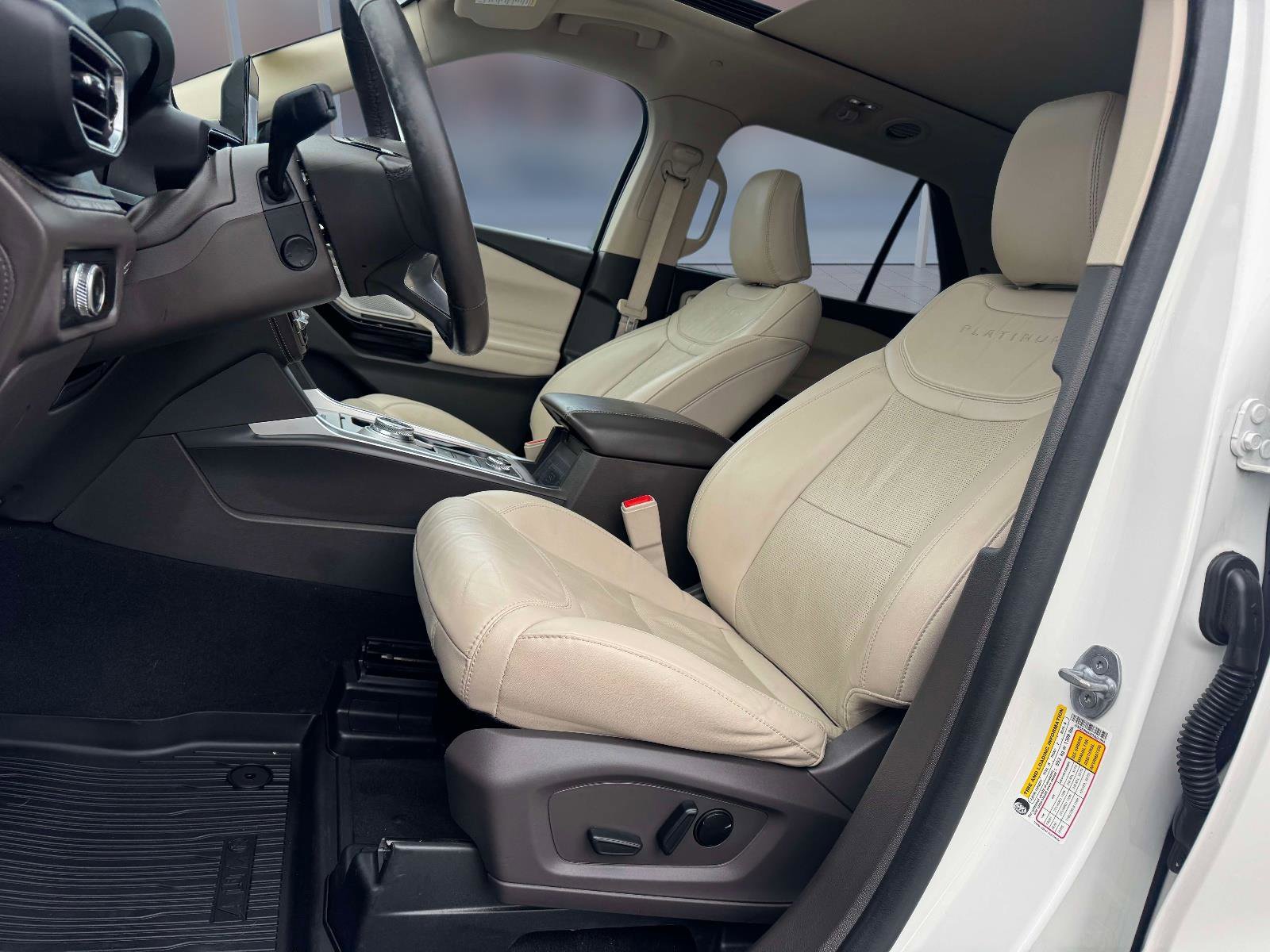 Used 2023 Ford Explorer Platinum w/ Technology Package image 15