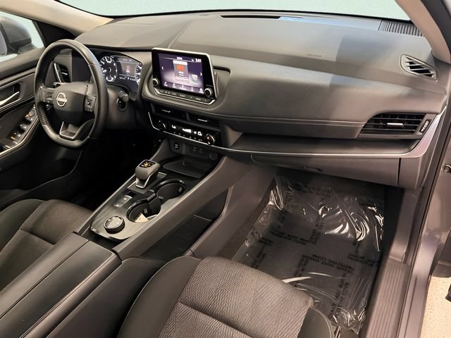 Used 2025 Nissan Rogue SV AWD/4WD image 12