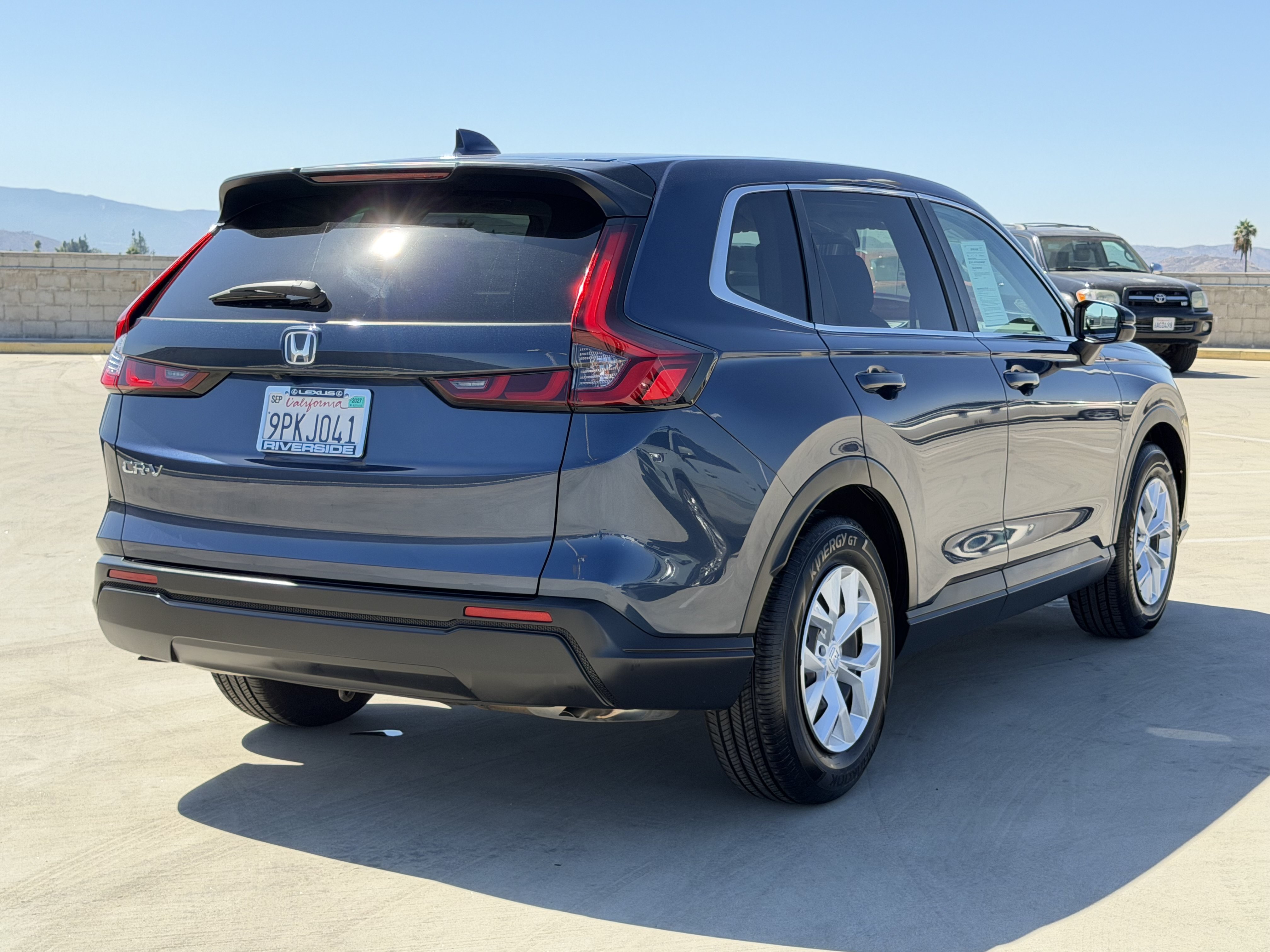 Used 2025 Honda CR-V LX image 10