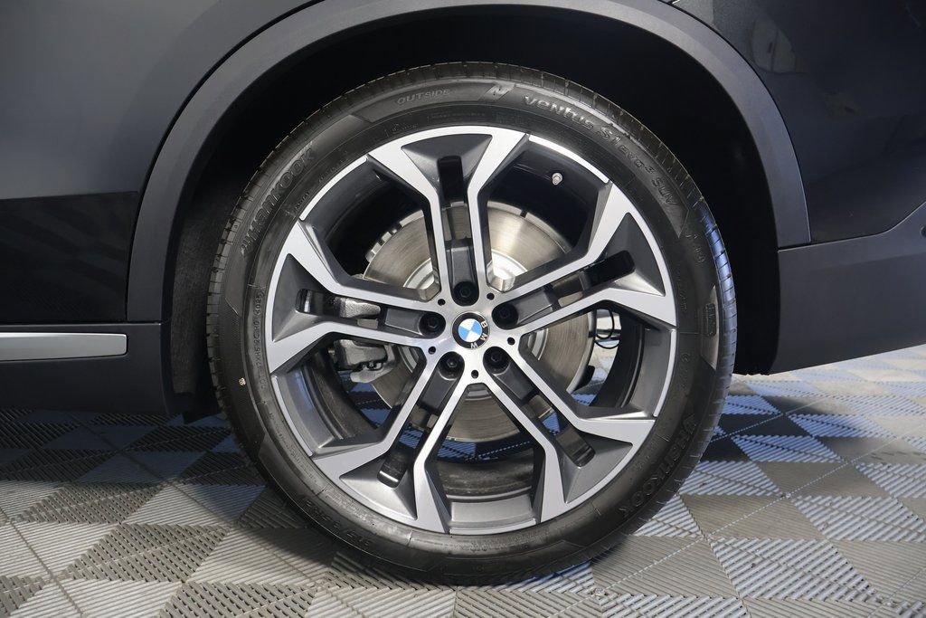 New 2026 BMW X5 xDrive50e image 10