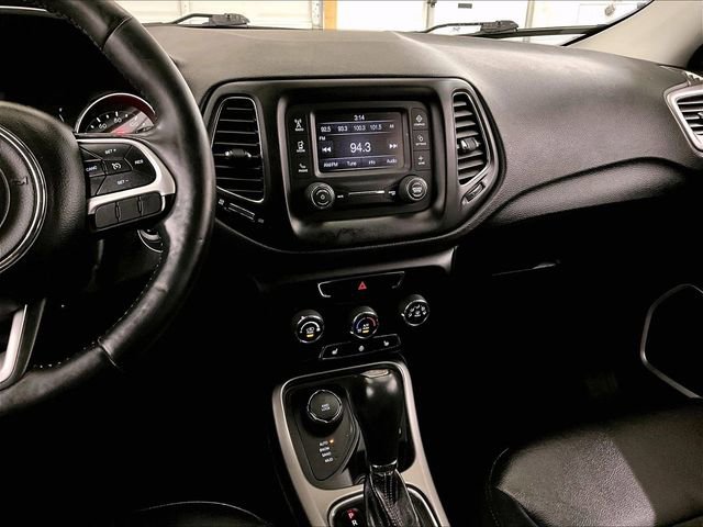 Used 2018 Jeep Compass Latitude w/ Cold Weather Group AWD/4WD image 6