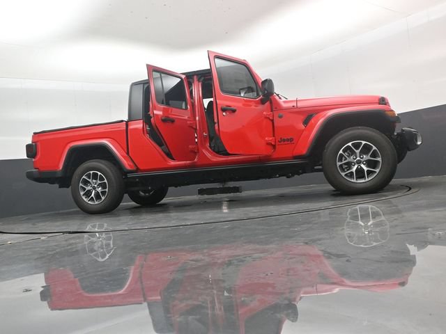 Used 2024 Jeep Gladiator Sport AWD/4WD image 49