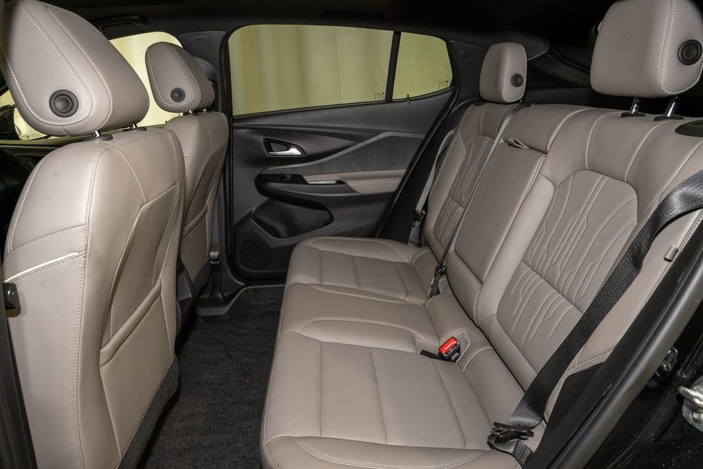 Used 2025 Buick Envista Avenir FWD image 9