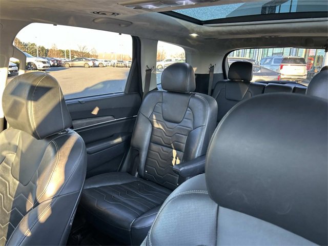 Used 2022 Kia Telluride SX w/ SX Prestige Package image 6
