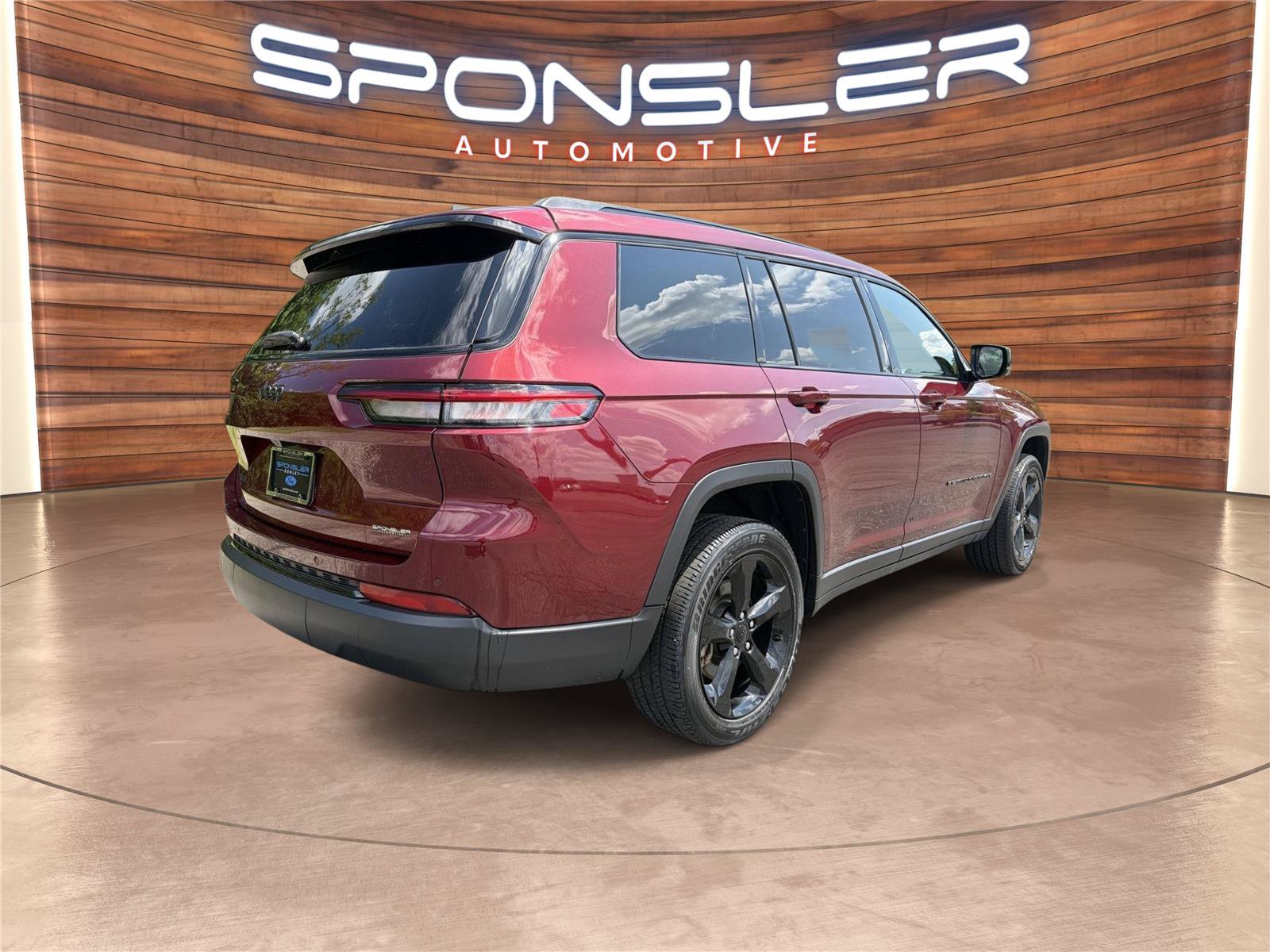 Used 2023 Jeep Grand Cherokee L Laredo AWD/4WD image 7