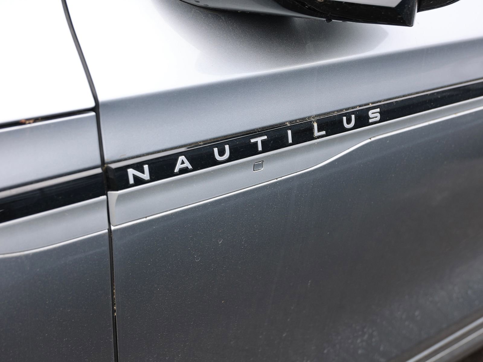 Used 2024 Lincoln Nautilus Reserve w/ Equipment Group 203A AWD/4WD image 7