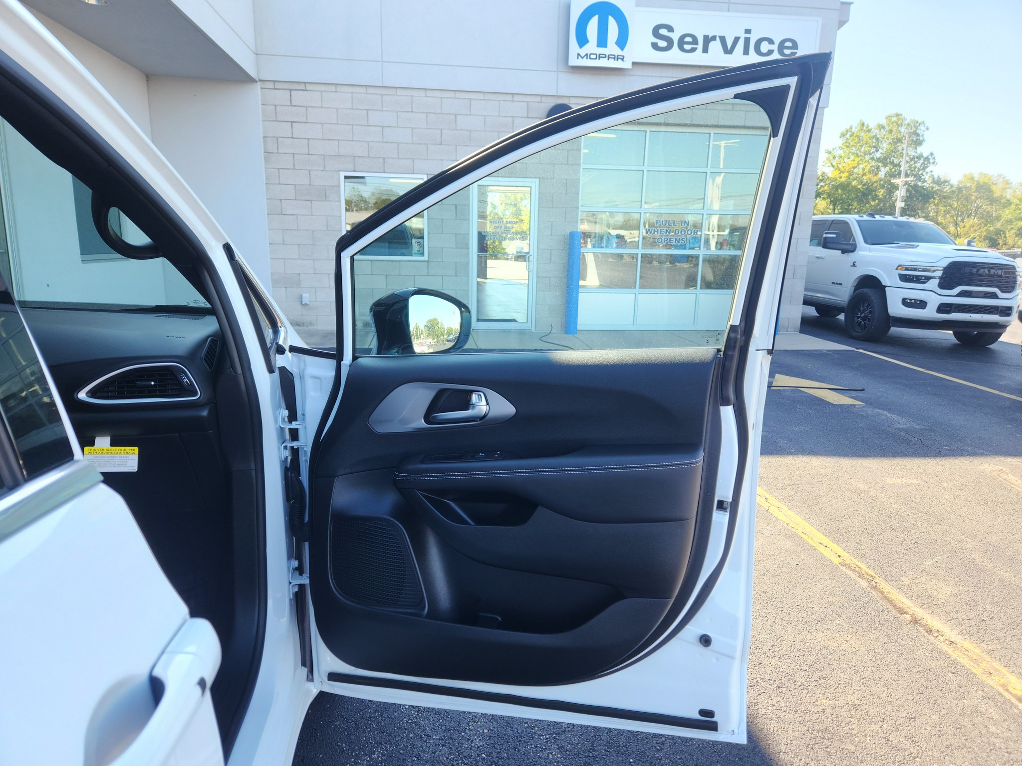 New 2026 Chrysler Voyager LX FWD image 39