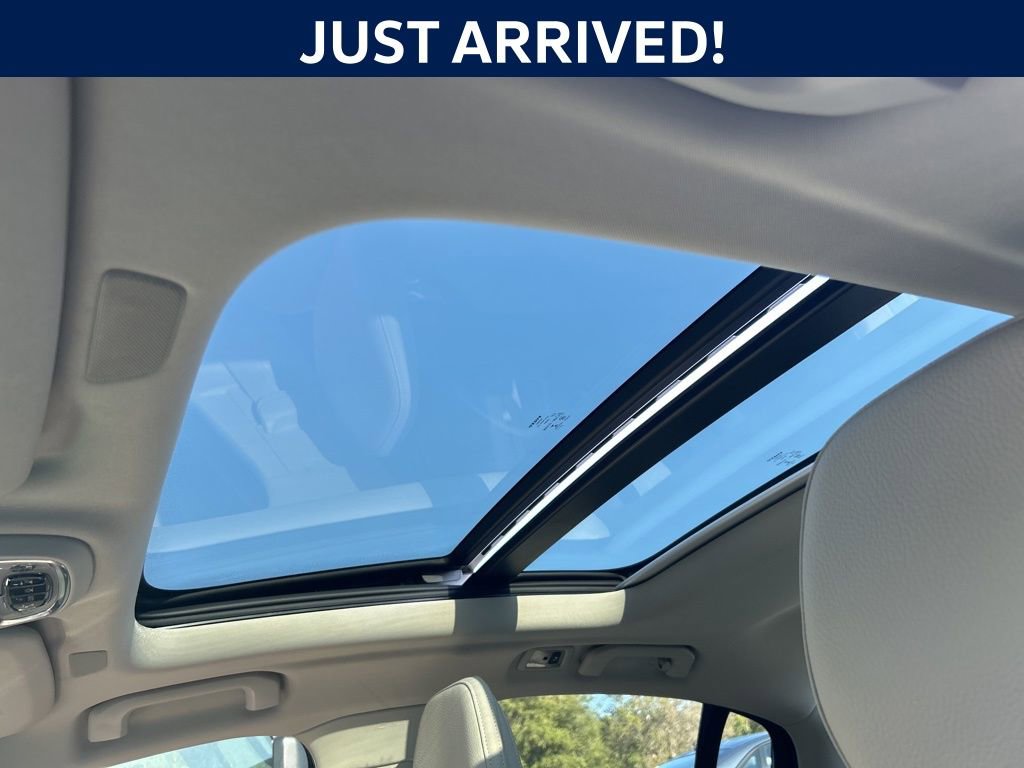 Used 2021 Volvo S60 T5 Momentum w/ Premium Package FWD image 23