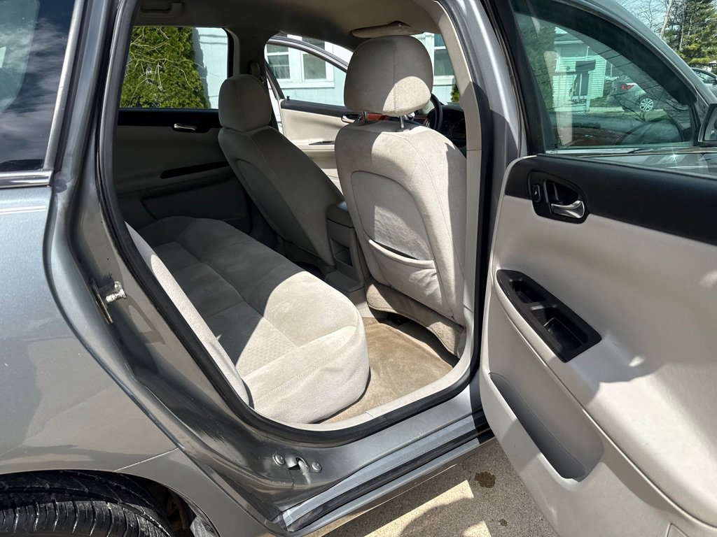 Used 2008 Chevrolet Impala LT FWD image 13