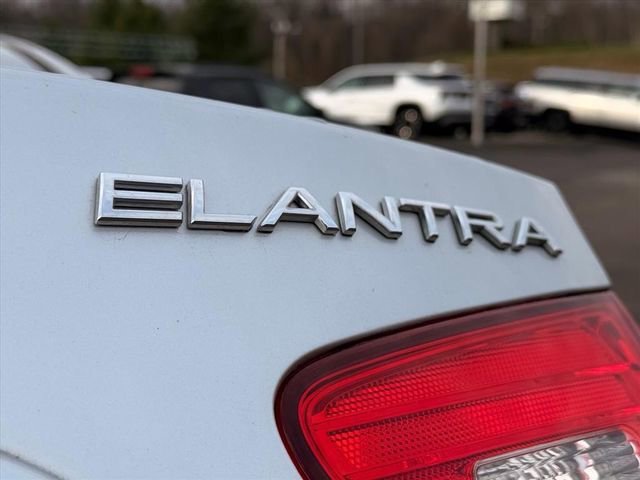 Used 2009 Hyundai Elantra SE FWD image 20