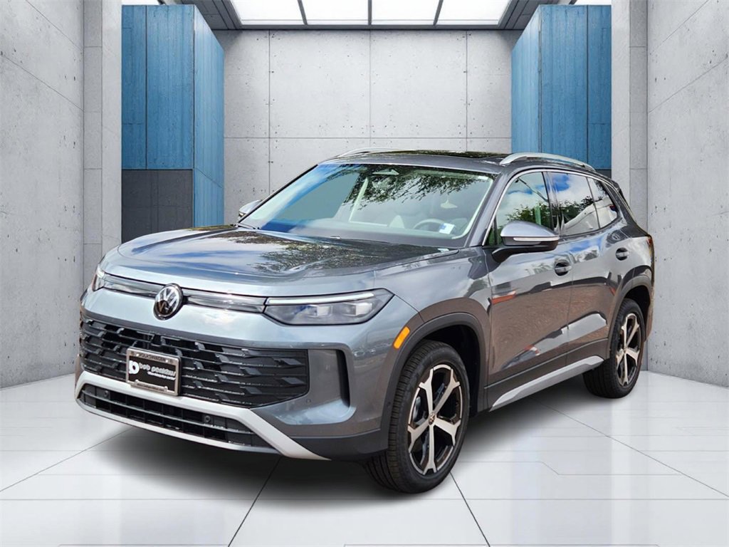 New 2025 Volkswagen Tiguan SE image 25