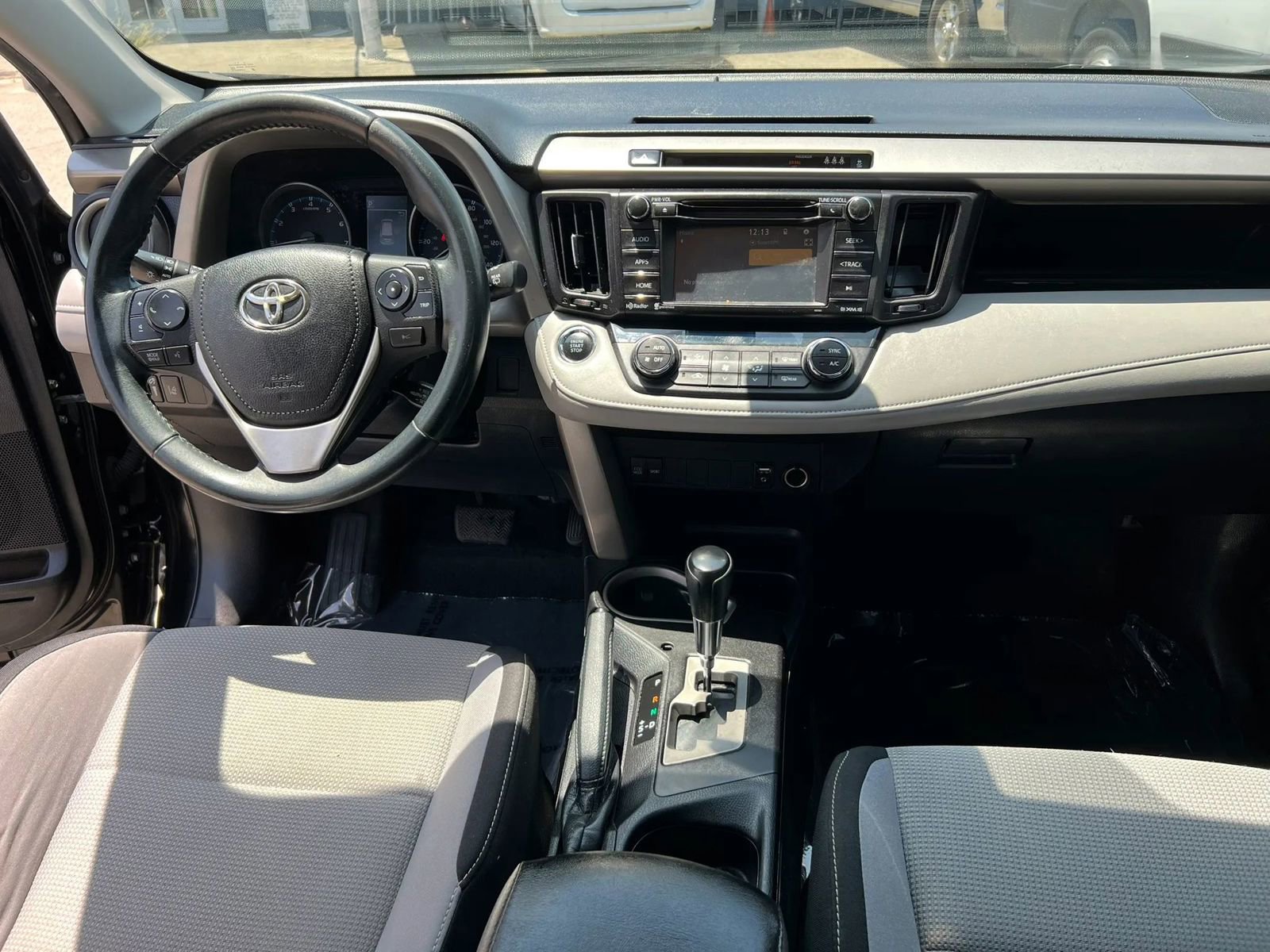 Used 2018 Toyota RAV4 XLE FWD image 13