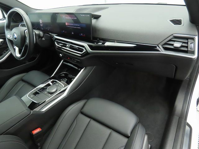 Used 2023 BMW 330i Sedan w/ Driving Assistance Package image 17