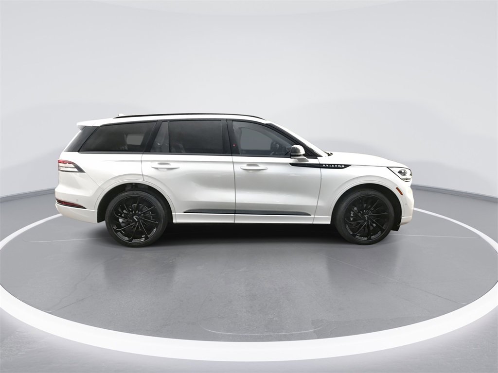 Used 2023 Lincoln Aviator Black Label w/ Jet Package image 9