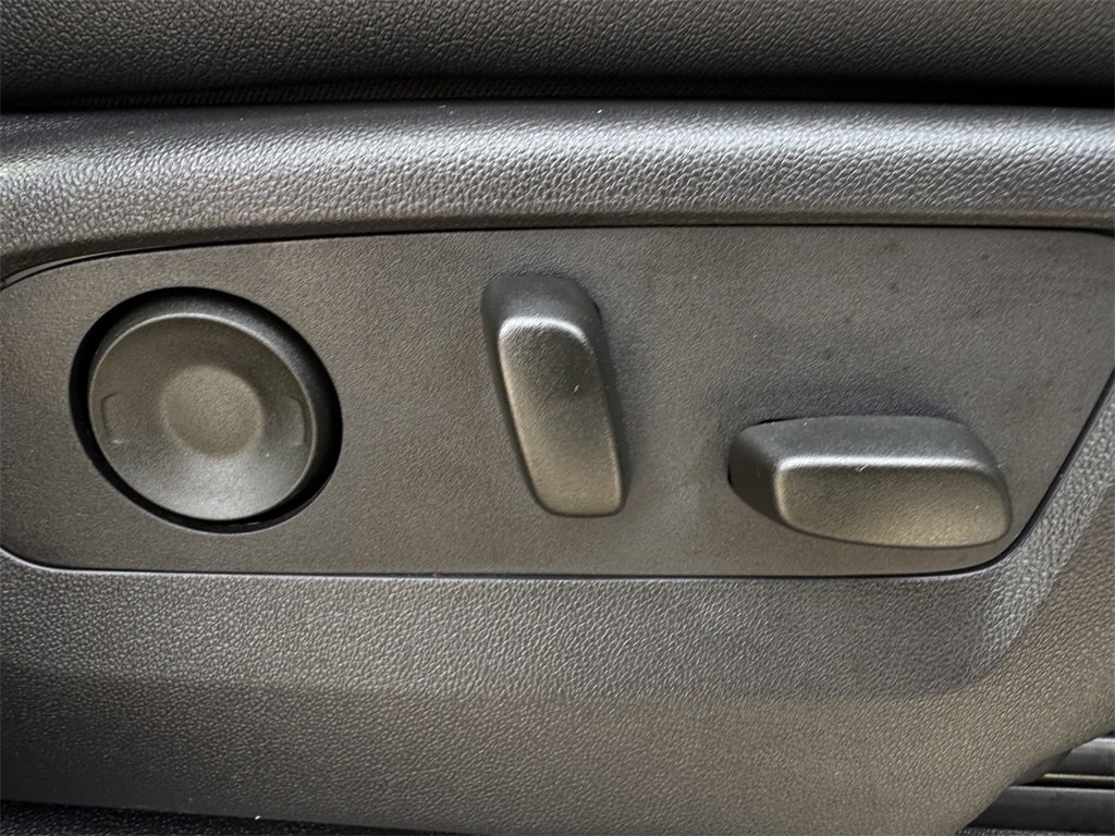 Used 2024 Chevrolet Silverado 2500 ZR2 w/ Technology Package image 29